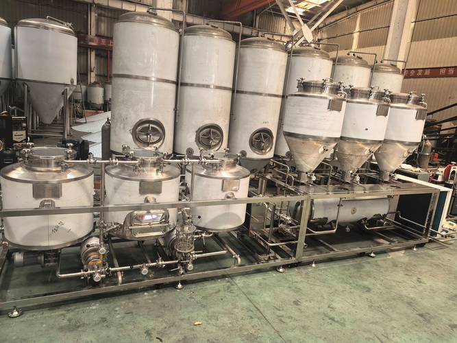 龙湾数控啤酒设备多少钱一套？新手开精酿酒吧能直接上手吗